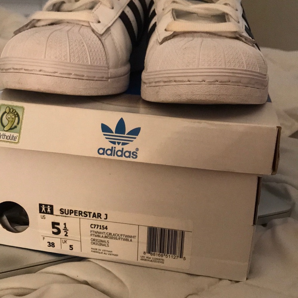 Adidas superstar like new - Picture 5 of 6